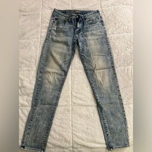 acid wash distressed AE men’s jeans
